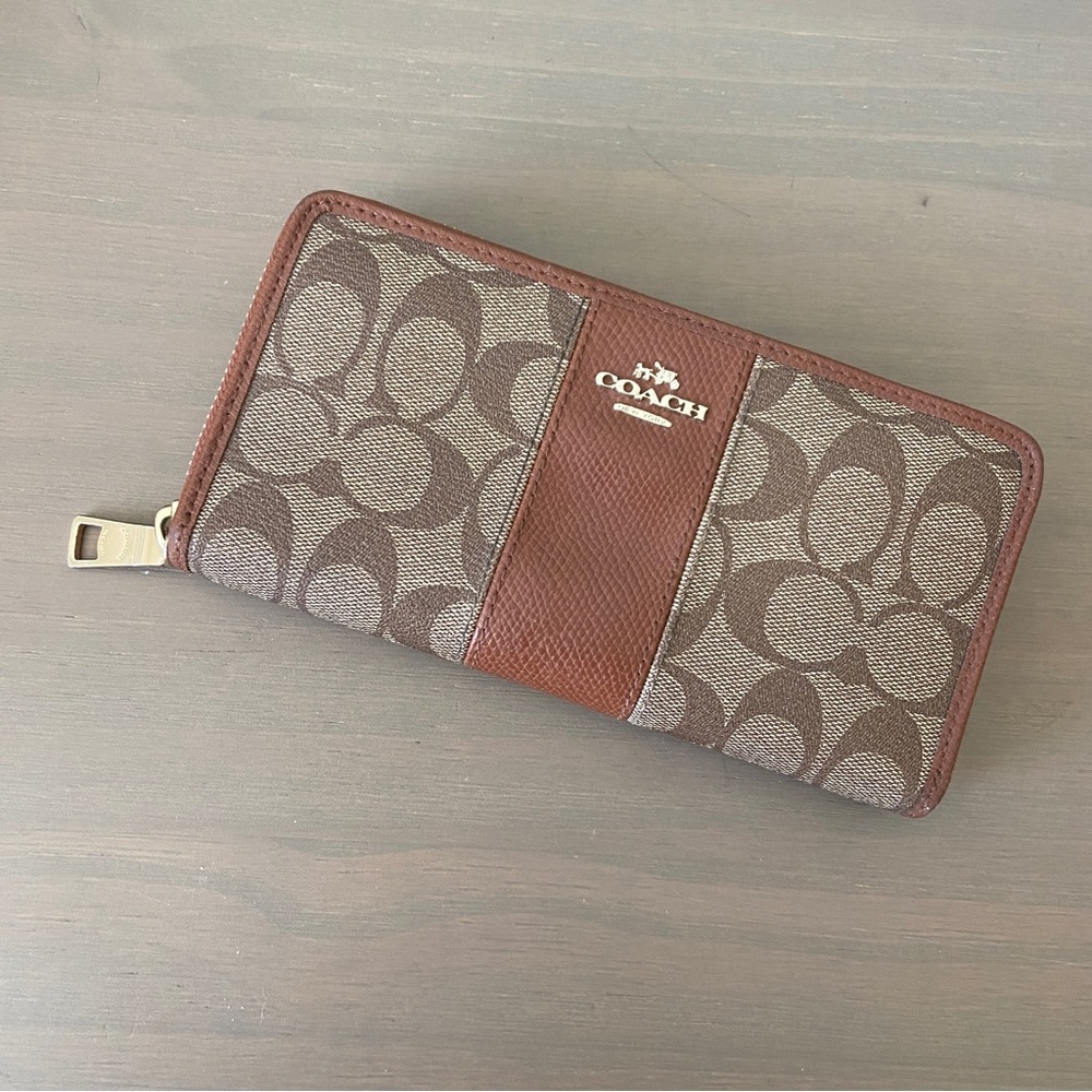 Coach classic print wallet - Never Used